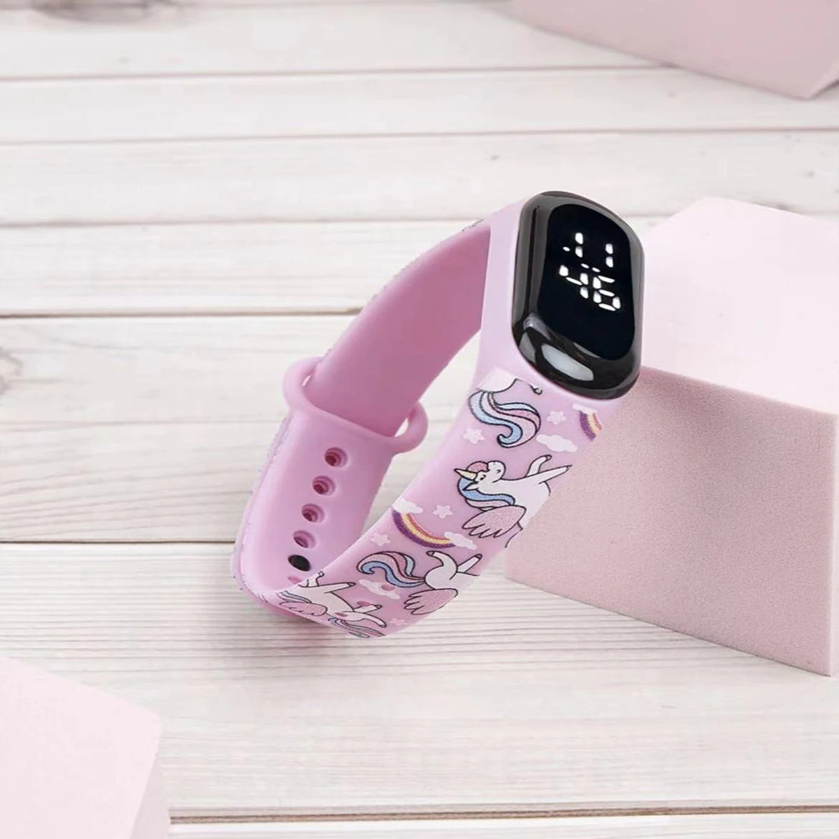 Montre-bracelet tactile électronique pour enfants et étudiants, avec figurine LED de dessin animé
