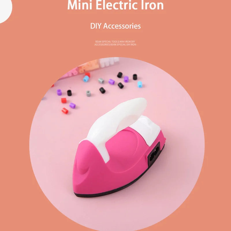 Mini fer à repasser électrique, fer à repasser portable et pratique, avec coussinet isolant en silicone pour repasser le linge.